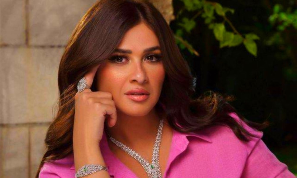 ياسمين عبد العزيز